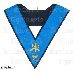 Collar masónico muaré – 4° grado – REAA – Maître des Cérémonies – Espalda negra con calavera y lágrimas – Bordado a mano 