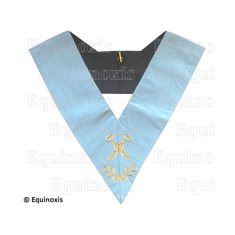 Collar masónico muaré – Rito Francés Tradicional – Trésorier – Espalda negra con calavera y lágrimas – Bordado a máquina 