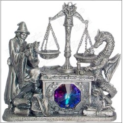Figurine magicien étain – Magicien et dragon pesant bébé dragon 