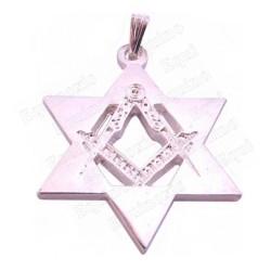 Colgante judaico – Estrella de David con escuadra y compás – Plata brillante