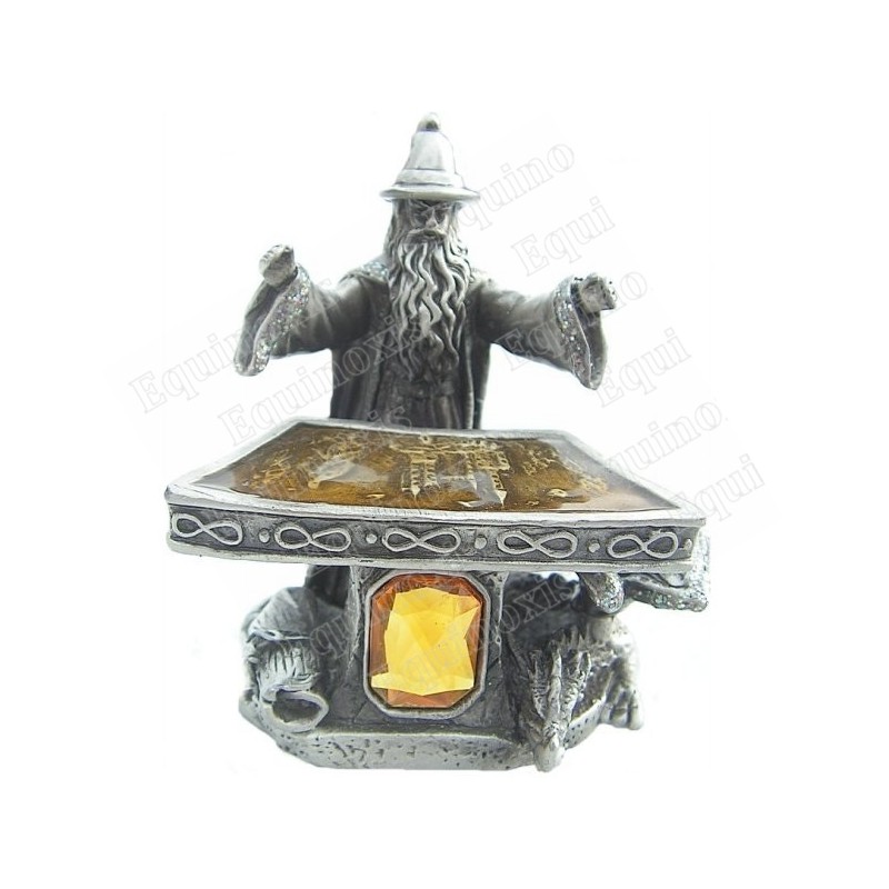 Figurine magicien étain – Mago debout devant son autel