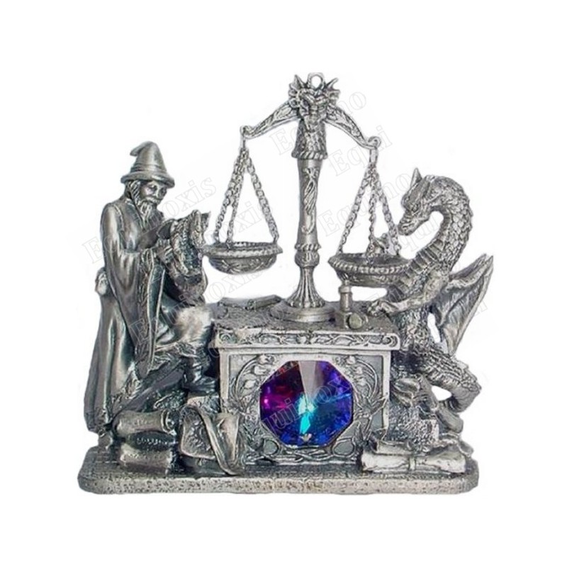 Figurine magicien étain – Mago et dragon pesant bébé dragon