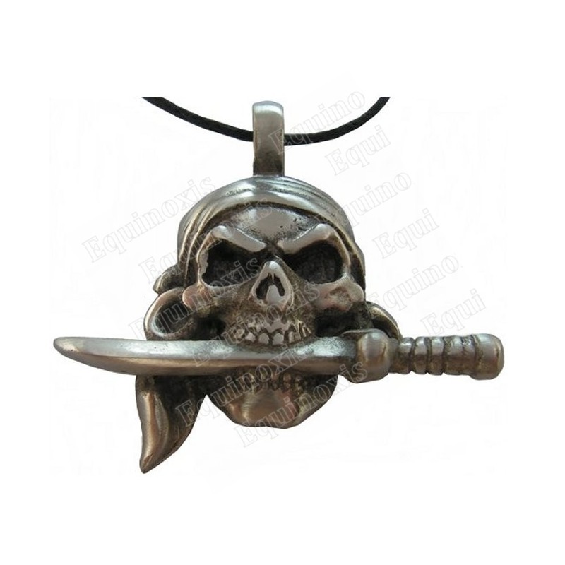 Colgante pirata – Tête de mort avec couteau dans la bouche