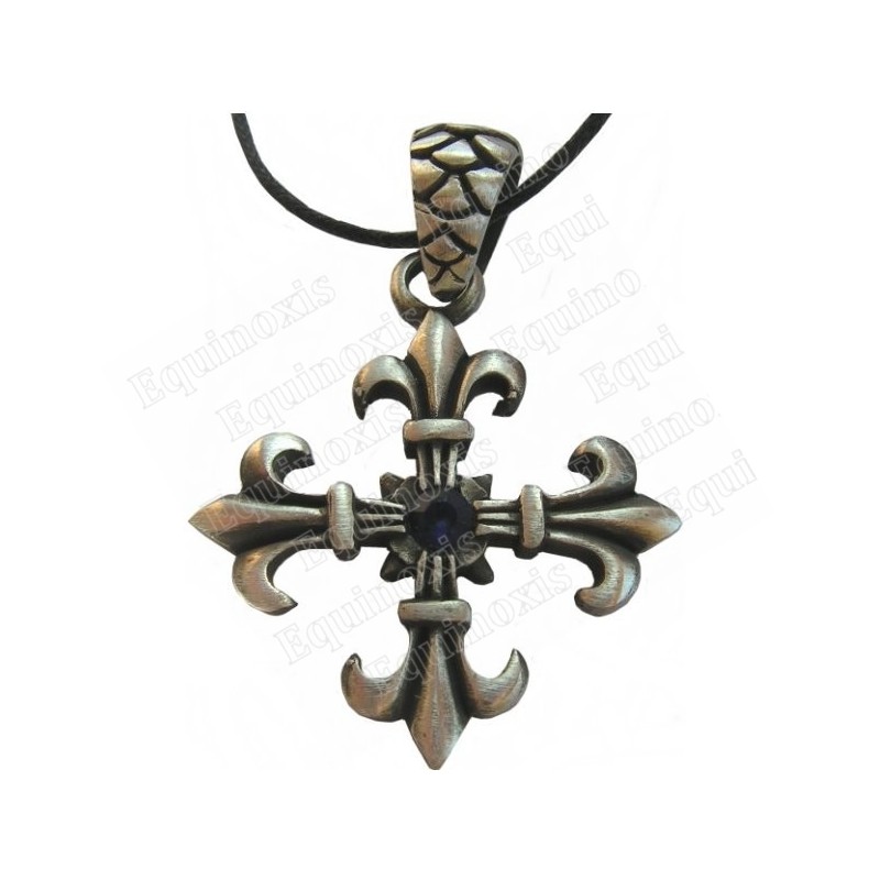 Colgante cruz – Cruz con puntas acabadas en flor de lis – Piedra azul